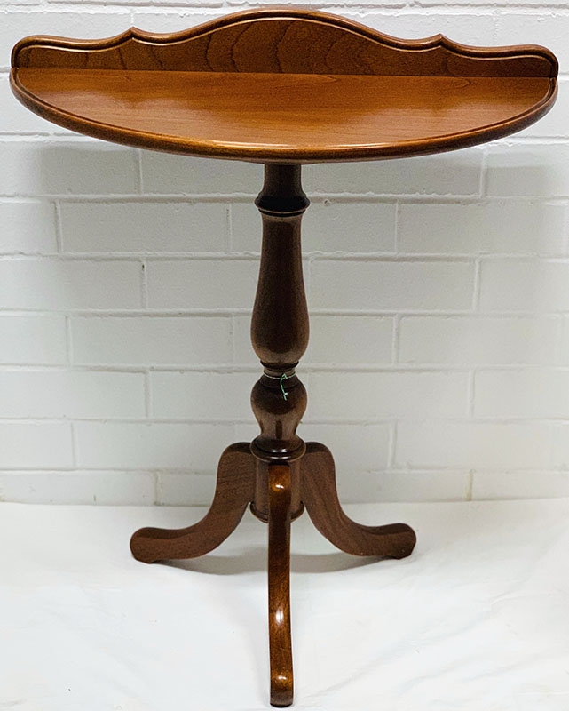 Side table. Pieces in mahogany, cedar, oak, pine, maple, polished, 50&#039;s, Australian and English manufacture