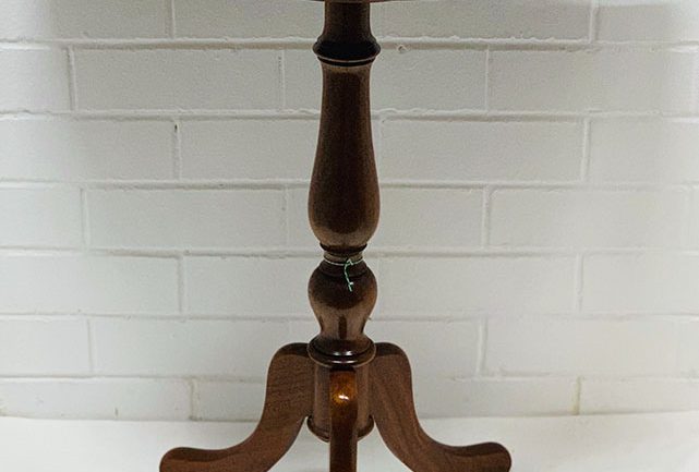 Side table. Pieces in mahogany, cedar, oak, pine, maple, polished, 50's, Australian and English manufacture